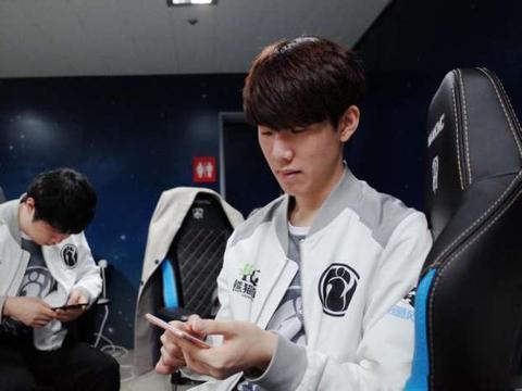 Astralis教练：复仇很痛快，队伍依赖device的发挥