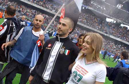 莫雷托：尤文正密切关注塞内西，球员预计不会和伯恩茅斯续约（莫雷托：尤文紧盯塞内西，预计球员不与伯恩茅斯续约）