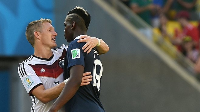 记者：上海申花5名外援以及谢鹏飞和戴伟浚随队出征亚冠客场