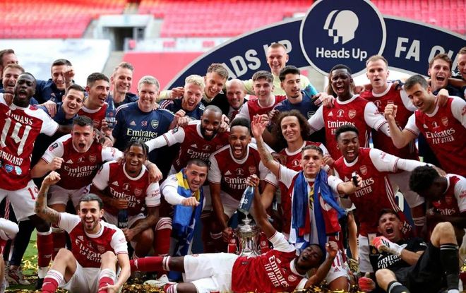 世界第一足球联赛：英超上座分析（英超上座率解析：全球顶级联赛的现场热度）