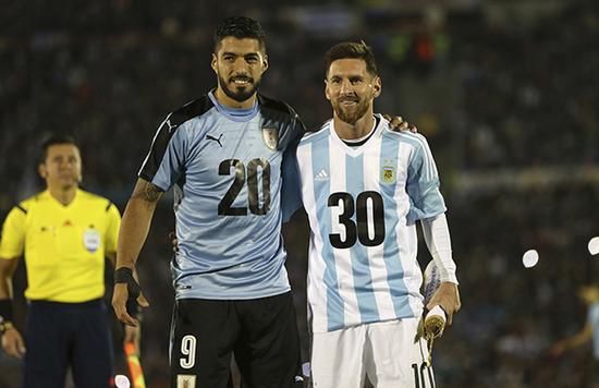 传承足球明星联赛“川辽对决”再现甲A经典，“四川雄起”唤起一代球迷记忆