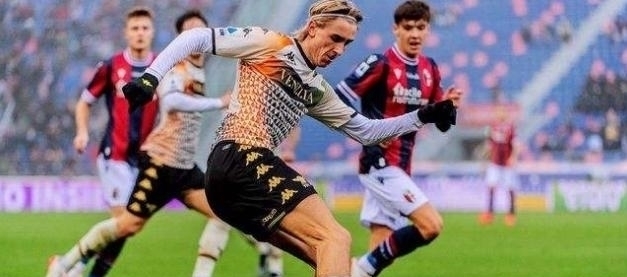 那个拥抱是整场最暖的一幕