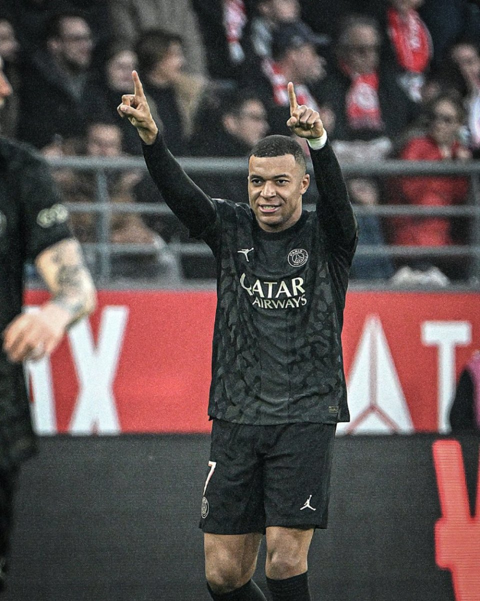 成都混团中国香港队VS日本队，全场高喊香港队加油#国乒