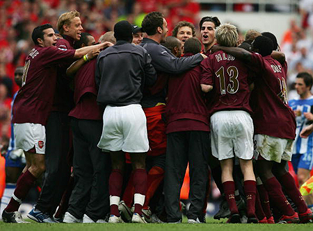 博洛尼亚3-0大胜乌迪内斯，波贝加梅开二度，贝尔纳代斯基建功