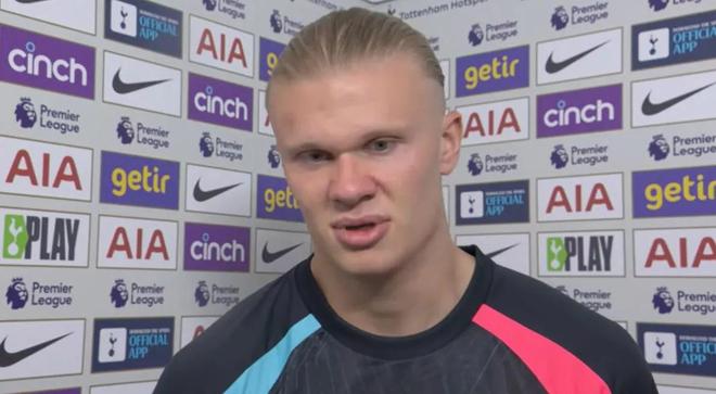 三连冠！上海海港加冕2025赛季中超冠军，摘下队史中超第四星