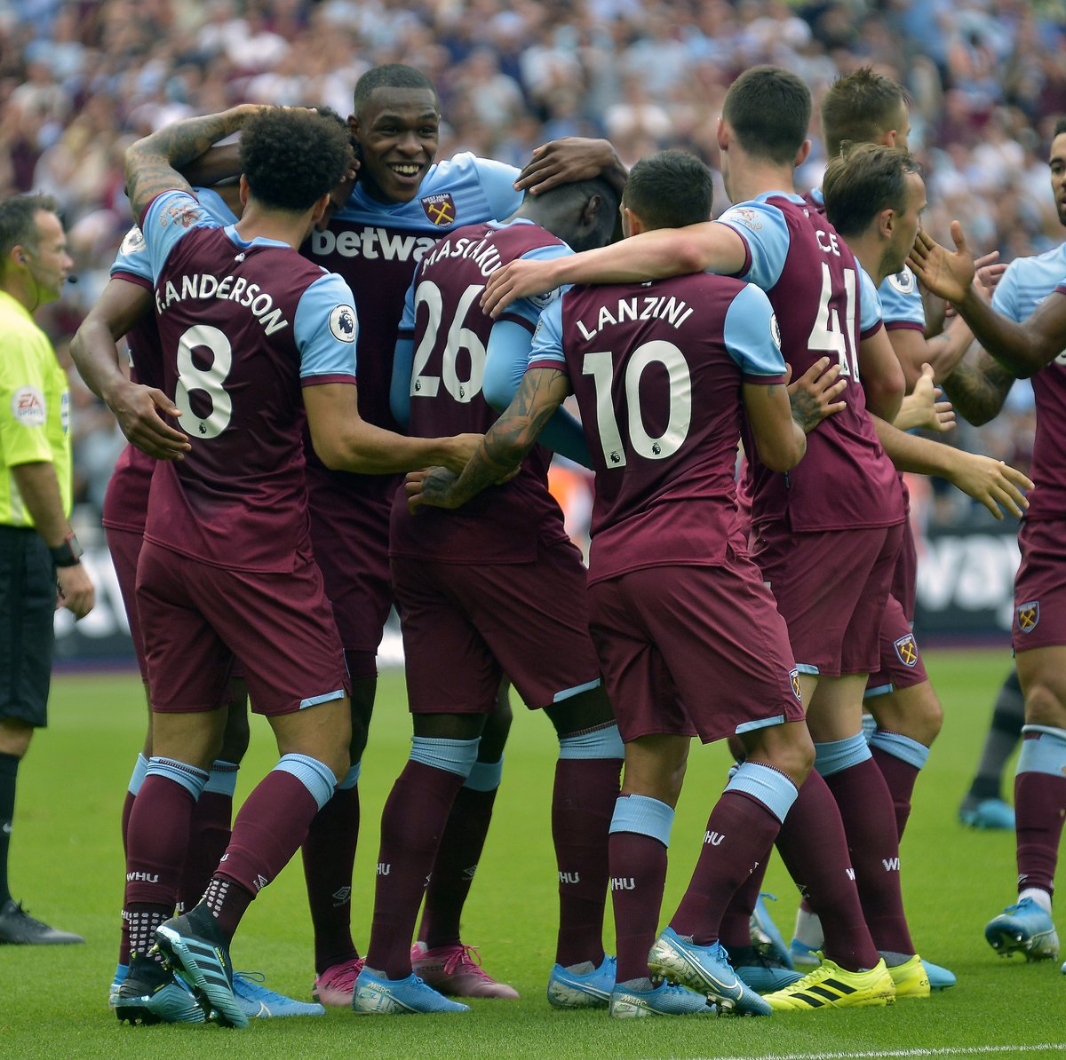 美媒：保罗当着全队质疑卢16年总冠军含金量后矛盾变得不可调和